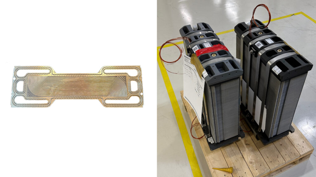 Fuel cell bi-polar plate ad two fuel cell stacks